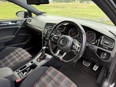 2014 Volkswagen Golf - Thumbnail