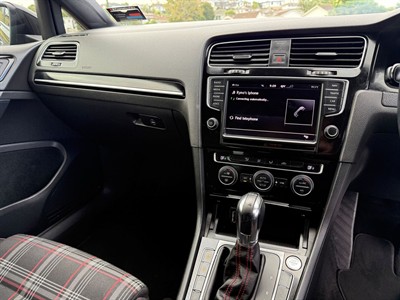 2014 Volkswagen Golf - Thumbnail