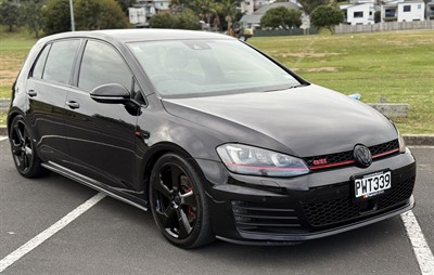 2014 Volkswagen Golf - Thumbnail
