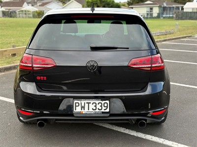 2014 Volkswagen Golf - Thumbnail