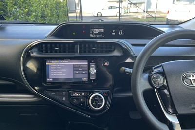 2018 Toyota Aqua - Thumbnail