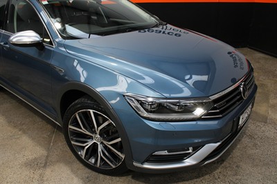 2018 Volkswagen Passat - Thumbnail