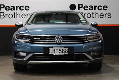 2018 Volkswagen Passat - Thumbnail