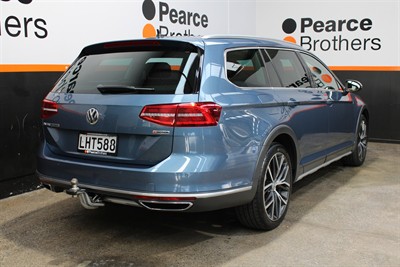 2018 Volkswagen Passat - Thumbnail
