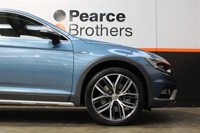 2018 Volkswagen Passat - Thumbnail