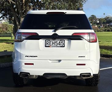 2018 Holden Acadia - Thumbnail