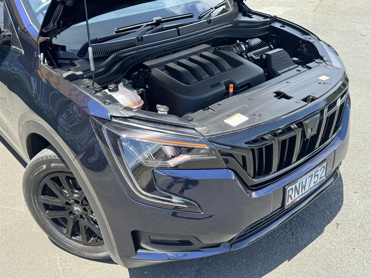 2024 Mahindra XUV700