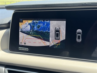 2024 Mahindra XUV700 - Thumbnail