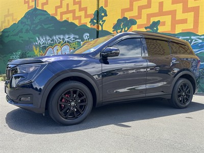 2024 Mahindra XUV700 - Thumbnail