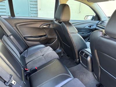 2015 Holden Commodore - Thumbnail