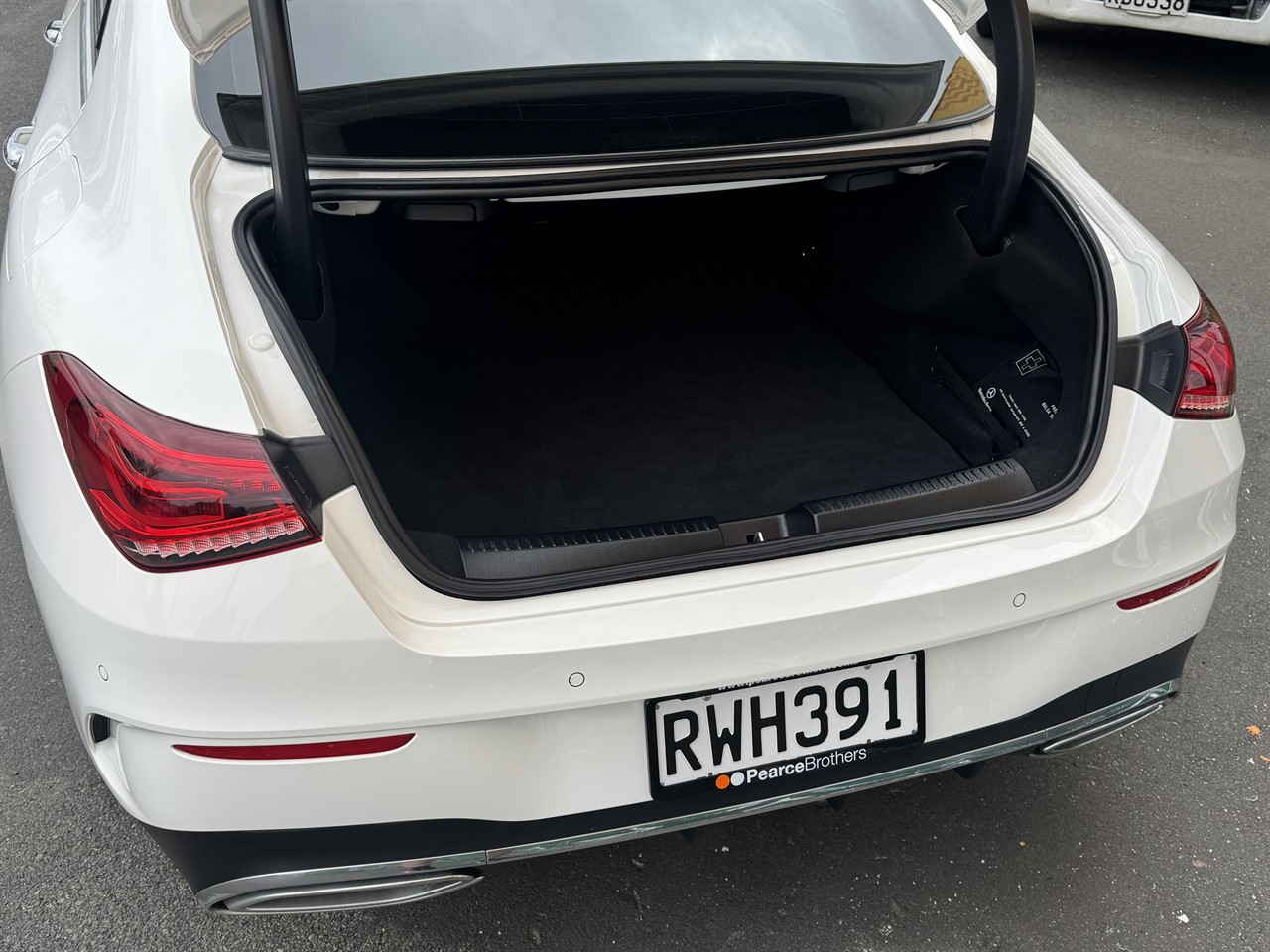 2024 Mercedes-Benz CLA 200