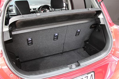 2014 Suzuki Swift - Thumbnail