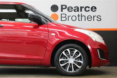 2014 Suzuki Swift - Thumbnail