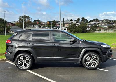 2016 Jeep Cherokee - Thumbnail