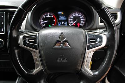 2022 Mitsubishi Triton - Thumbnail