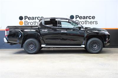 2022 Mitsubishi Triton - Thumbnail