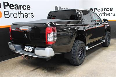 2022 Mitsubishi Triton - Thumbnail