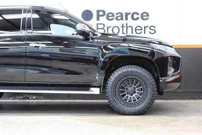 2022 Mitsubishi Triton - Thumbnail
