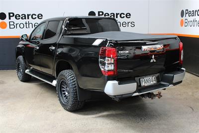 2022 Mitsubishi Triton - Thumbnail