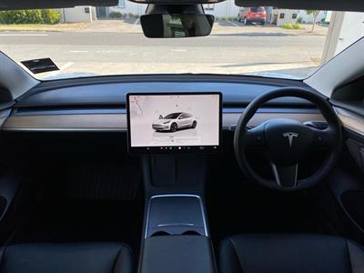 2022 Tesla Model 3 - Thumbnail