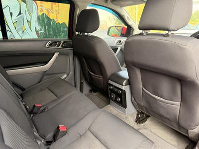 2016 Ford Everest - Thumbnail