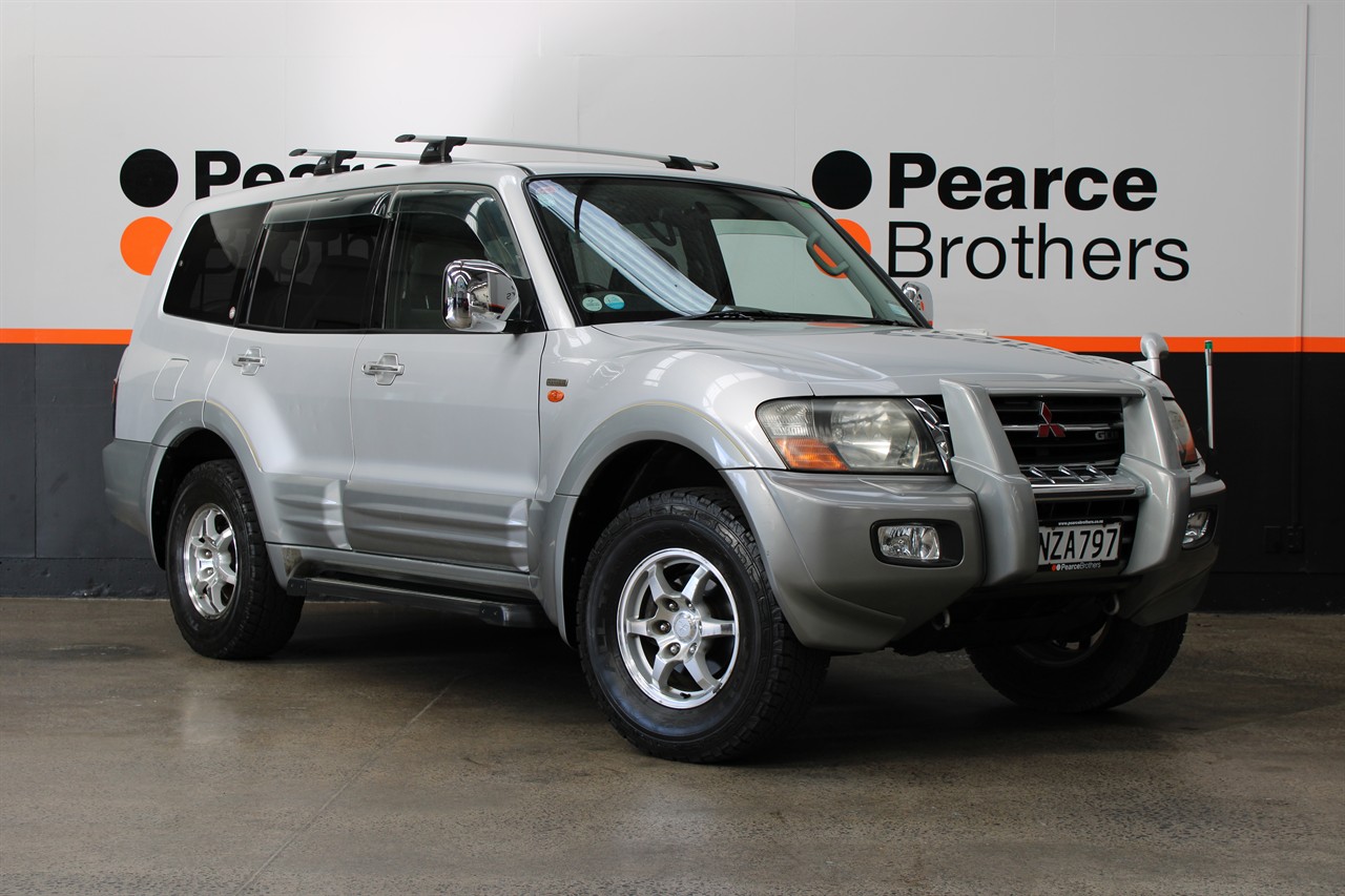 2000 Mitsubishi Pajero