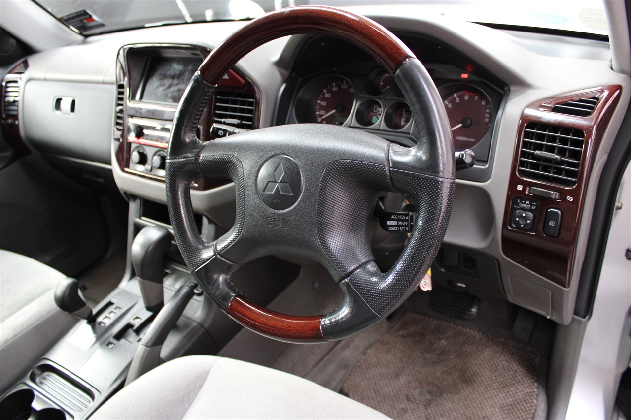 2000 Mitsubishi Pajero