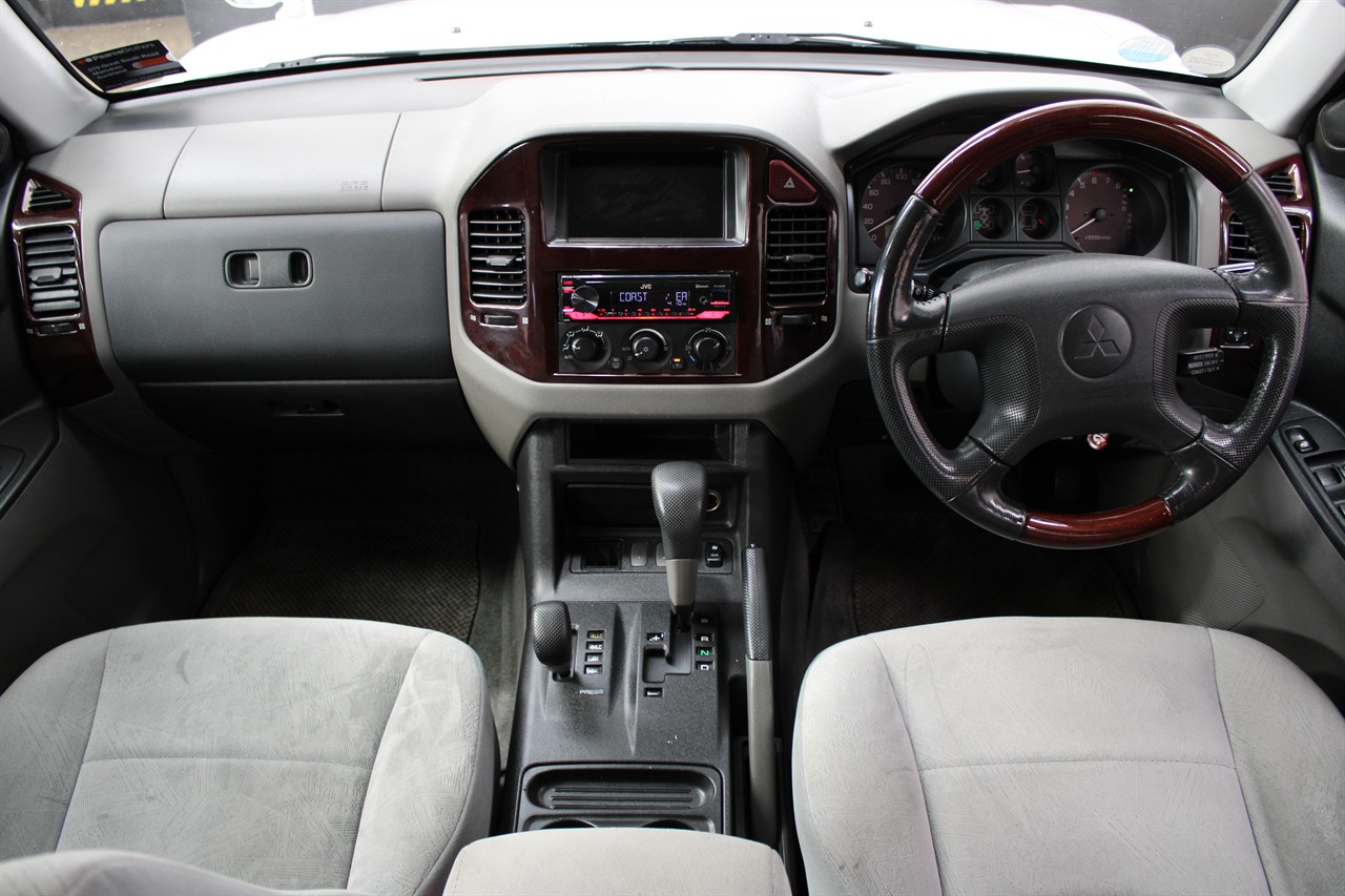 2000 Mitsubishi Pajero