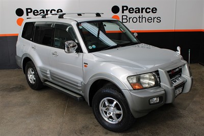 2000 Mitsubishi Pajero - Thumbnail