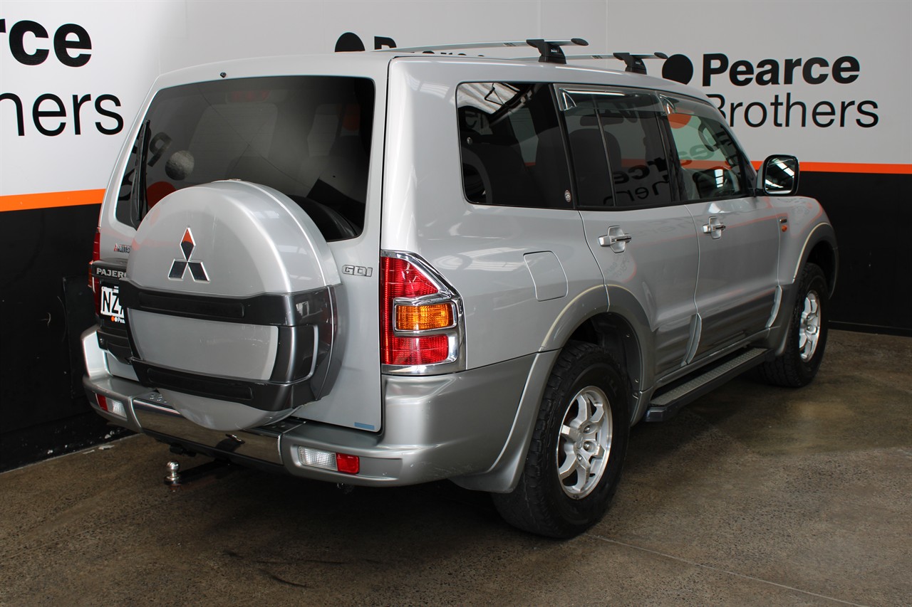 2000 Mitsubishi Pajero