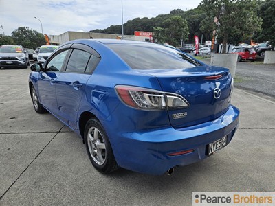 2013 Mazda Axela - Thumbnail