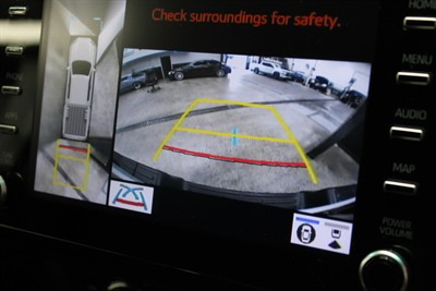 2022 Toyota Hilux - Thumbnail