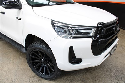 2022 Toyota Hilux - Thumbnail