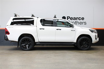 2022 Toyota Hilux - Thumbnail