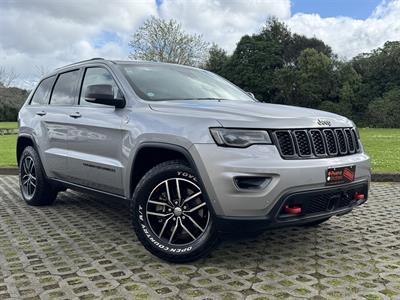2017 Jeep GRAND CHEROKEE - Thumbnail