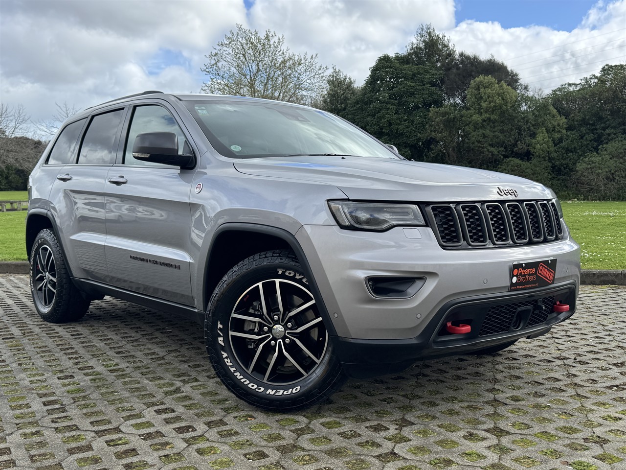 2017 Jeep GRAND CHEROKEE