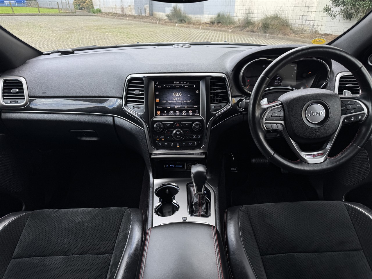 2017 Jeep GRAND CHEROKEE