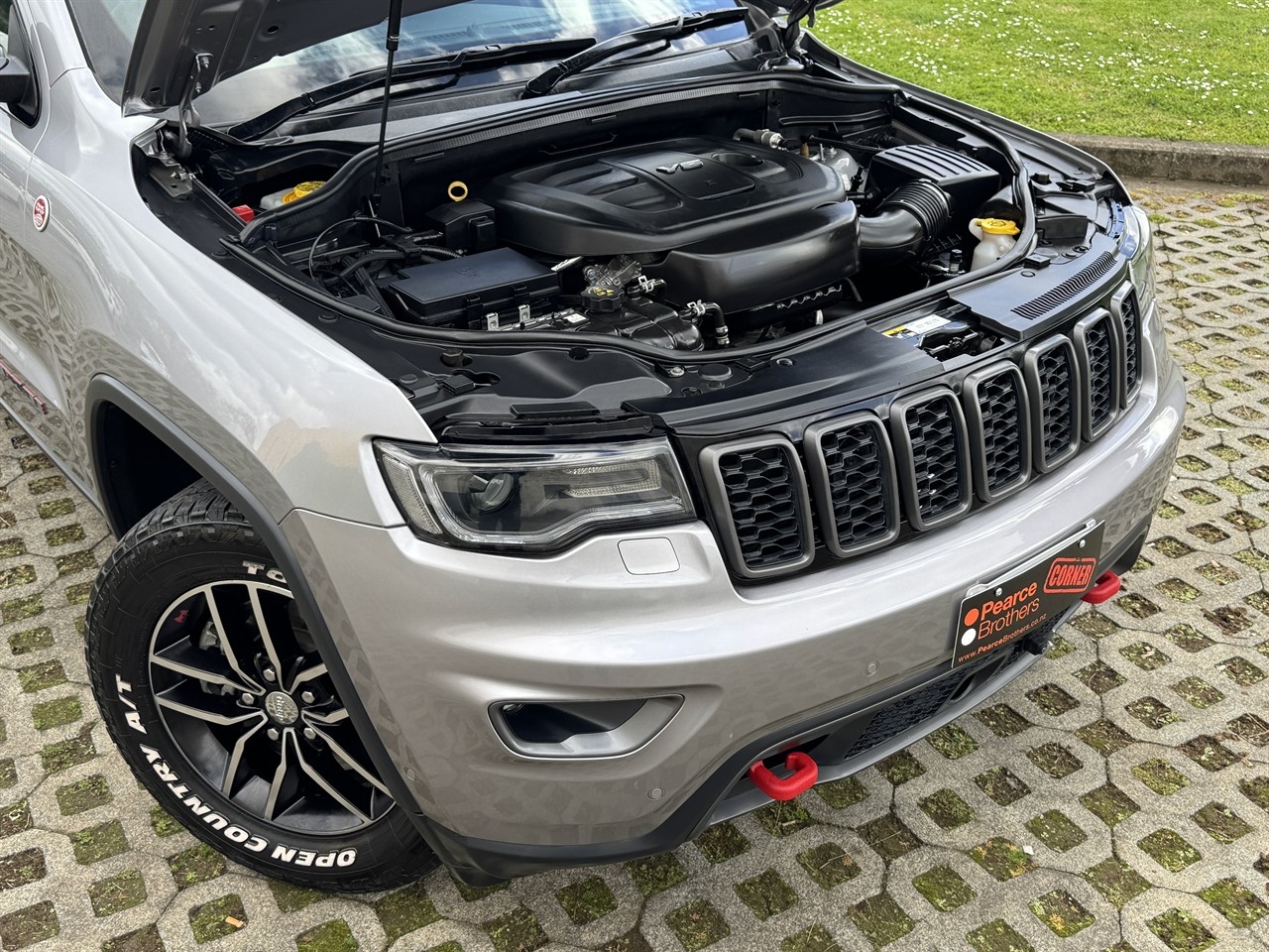 2017 Jeep GRAND CHEROKEE