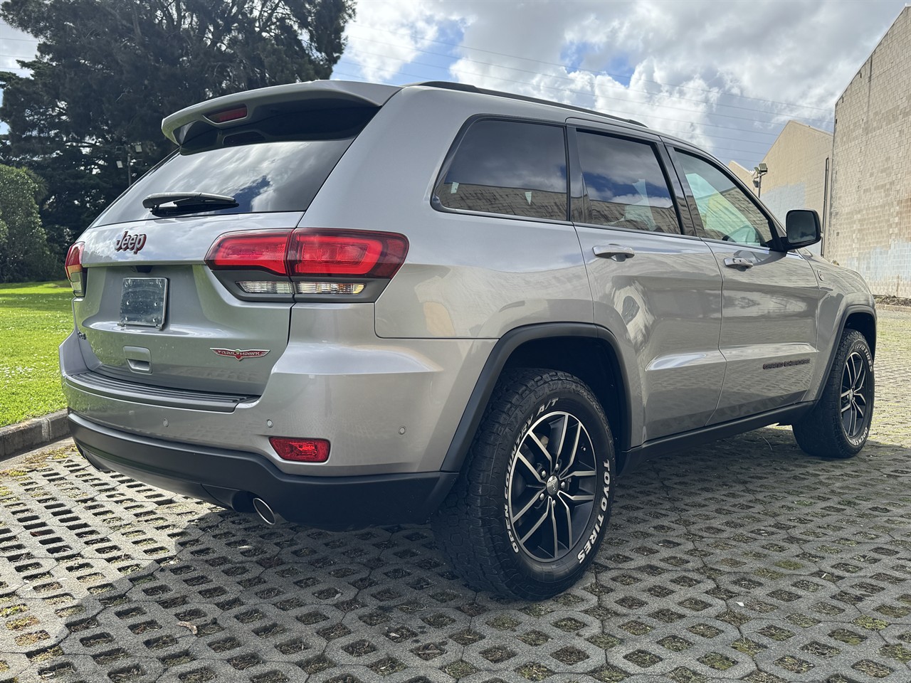 2017 Jeep GRAND CHEROKEE