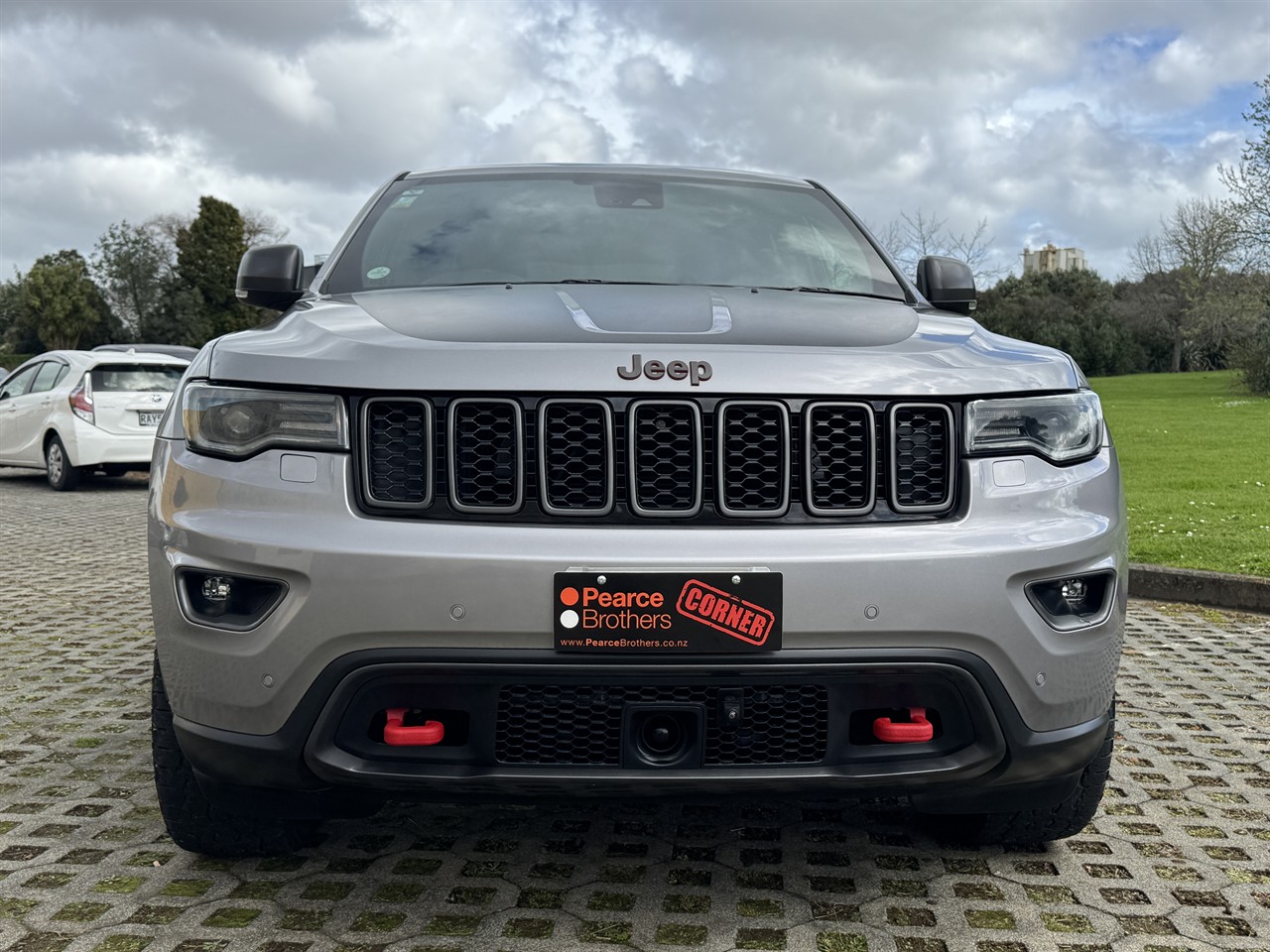 2017 Jeep GRAND CHEROKEE