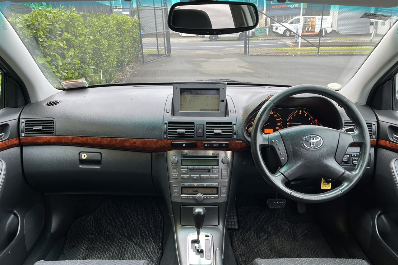 2005 Toyota AVENSIS