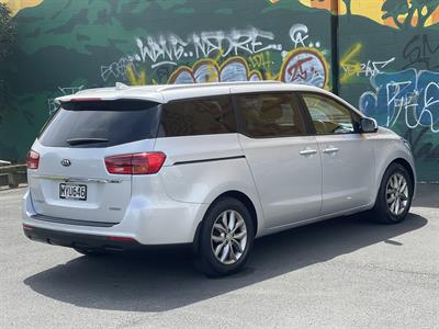 2020 Kia Carnival - Thumbnail