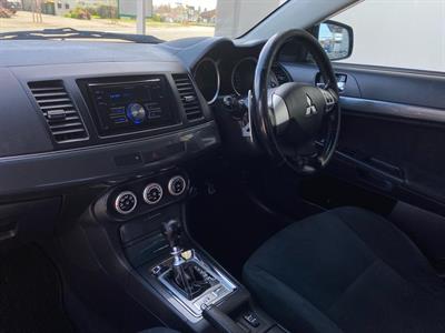 2009 Mitsubishi Galant - Thumbnail