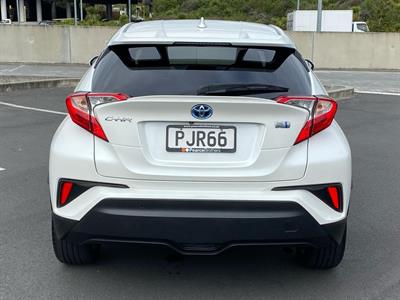2017 Toyota C-HR - Thumbnail