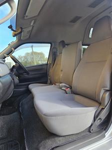 2006 Toyota Hiace - Thumbnail