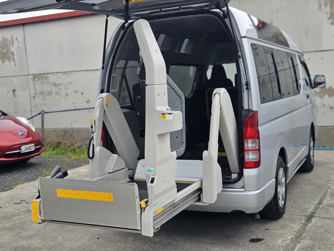 2006 Toyota Hiace