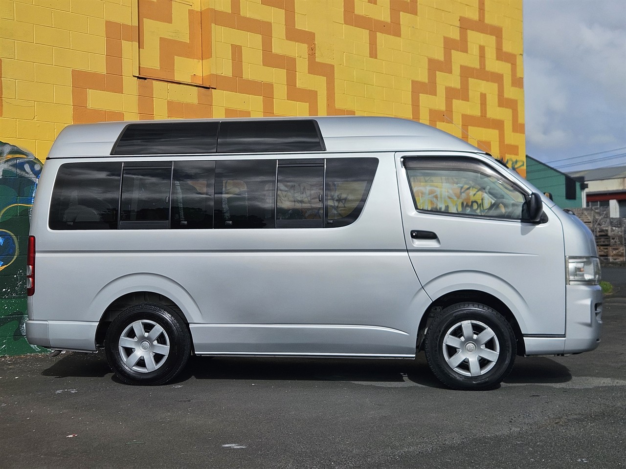 2006 Toyota Hiace