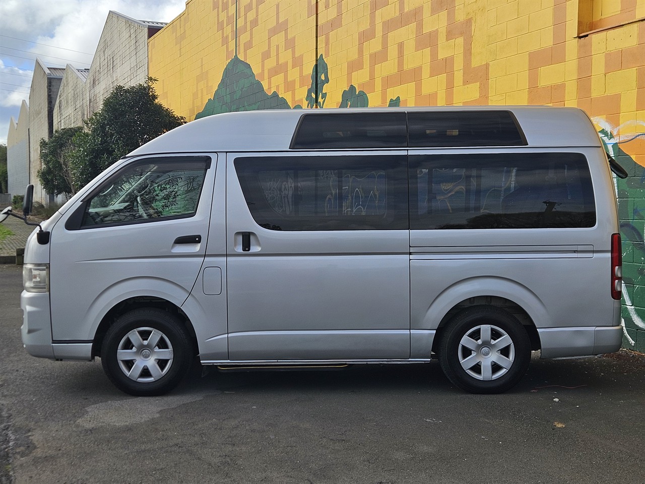 2006 Toyota Hiace