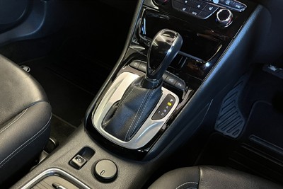 2019 Holden Astra - Thumbnail