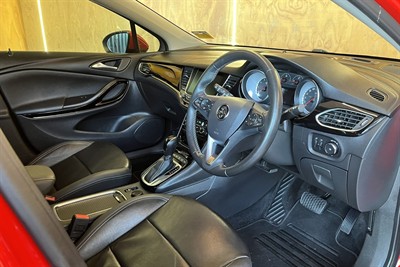 2019 Holden Astra - Thumbnail